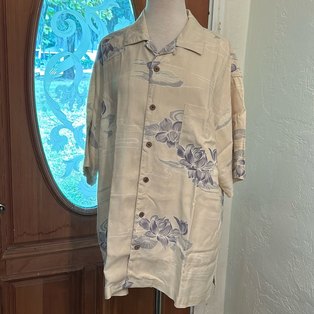 Tommy Bahama L 💯 silk shirt